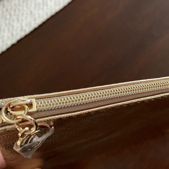 NWT! Lancome brand metallic gold tone zippered bag/pouch - Picture 4 of 12